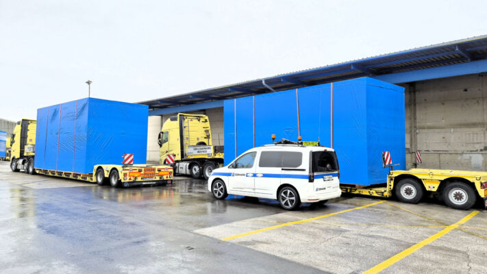 izredni prevozi slovenia special transport low bed trailer pilot car Comark