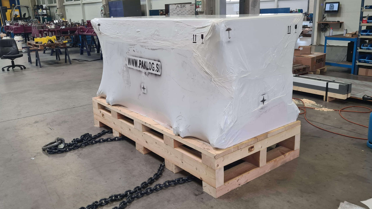 pakiranje tovora cargo packing shrink wrap foil termoskrcljiva folija comark slovenia eu 8