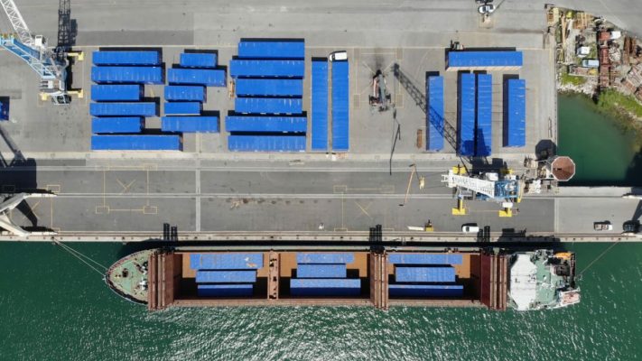 projektni tovor comark slovenija luka koper kontejnerji ladja charter