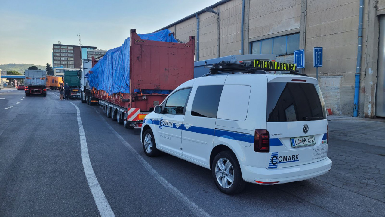 izredni prevozi oversized load comark slovenia eu escort permits