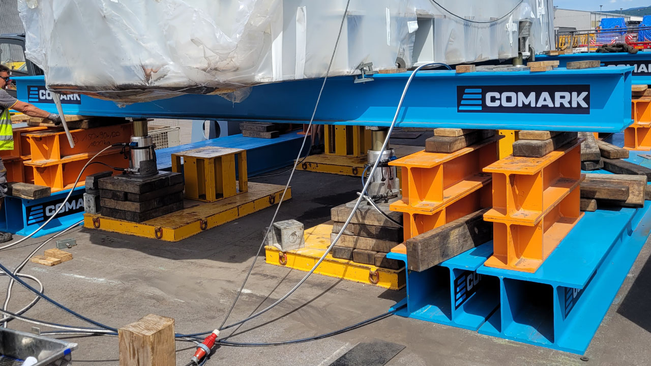 transformer lifting traverze jacks rigging port koper slovenia project comark